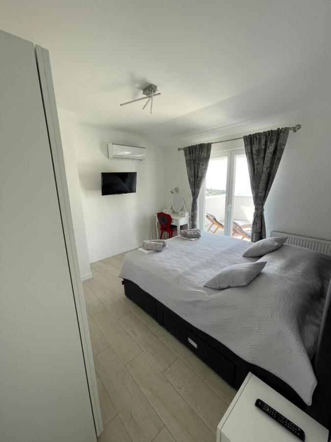 Apartman Mili Baška Voda エクステリア 写真