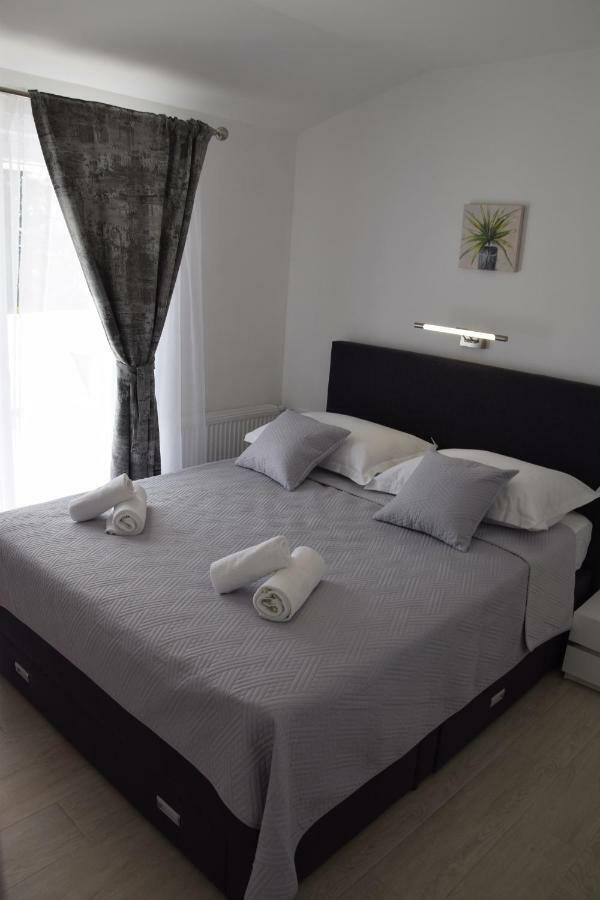 Apartman Mili Baška Voda エクステリア 写真