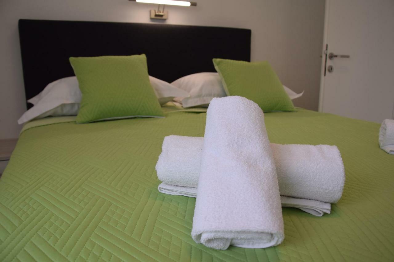 Apartman Mili Baška Voda エクステリア 写真